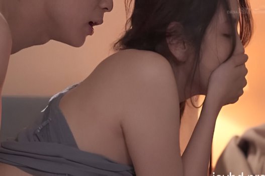 Chị gái nóng bỏng dạy em trai bí quyết đụ lồn cực phê